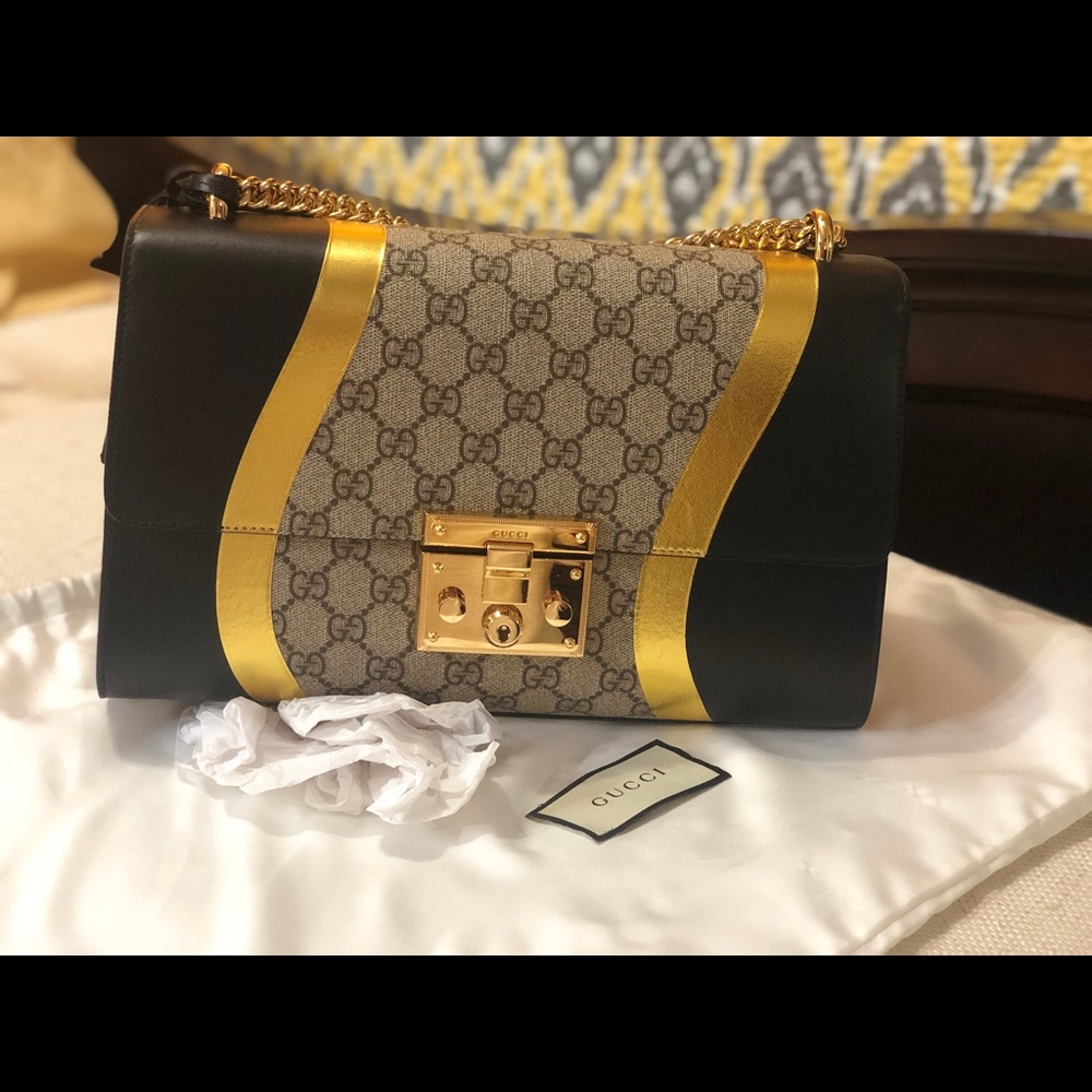 Handbags - Picture 3 of 8